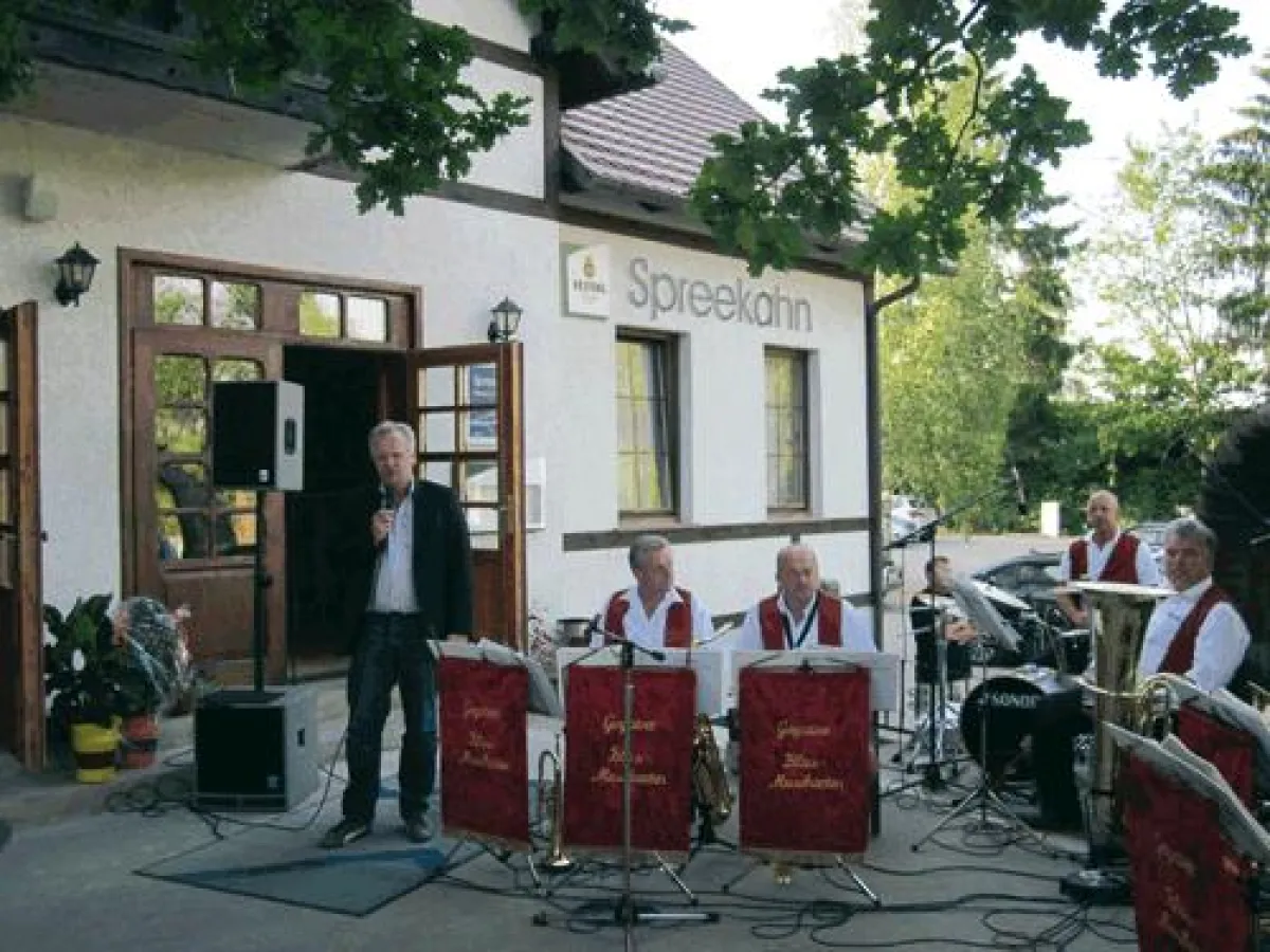 Frank Mies bei der Eröffnung des Spreekahn - Pension/Restaurant