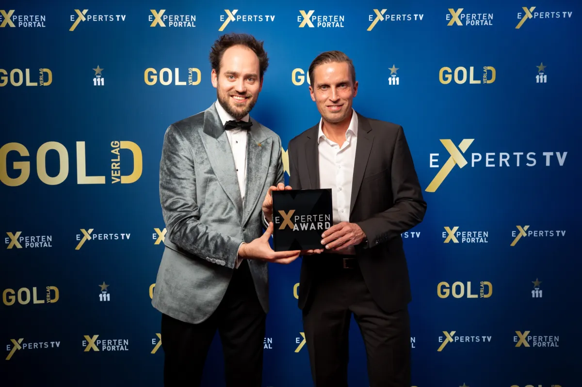 Matthias Nabegger erhält Experten Award (© Justin Bockey)