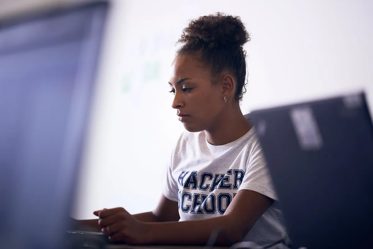 Programmieren lernen exklusiv für Mädchen und Frauen bietet einmal im Monat die GIRLS Hacker School (© Hacker School)