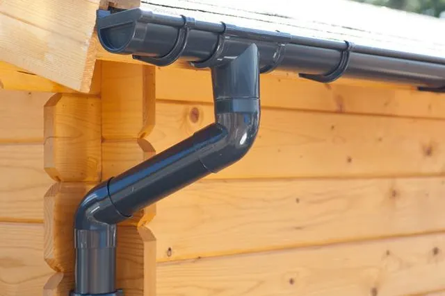 PVC Dachrinnen zum selber montieren Bild: PVC Dachrinnen zum selber montieren