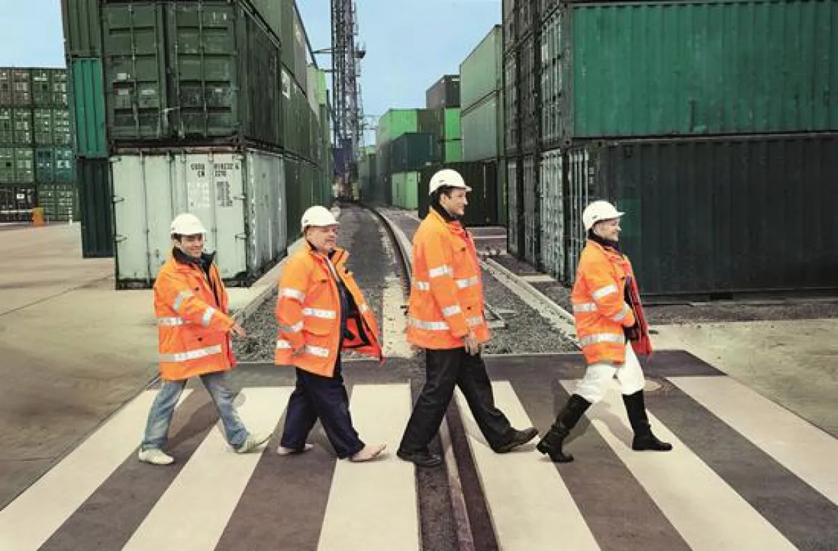 Mit Containern kann man fast alles transportieren – auch Spaß an der Logistik (© Contargo)