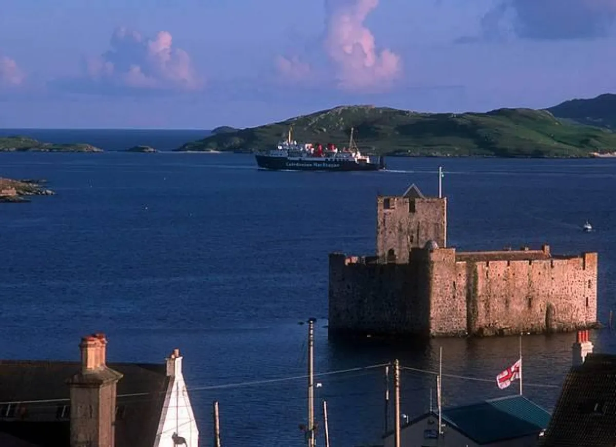 Inselhopping offenbart die Vielfalt der Äußeren Hebriden vor der Westküste Schottlands