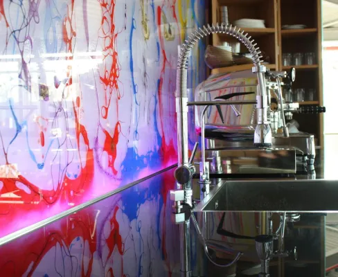 Bild: So gut wie neu: Wie sich Küchen mit wenig Geld renovieren lassen