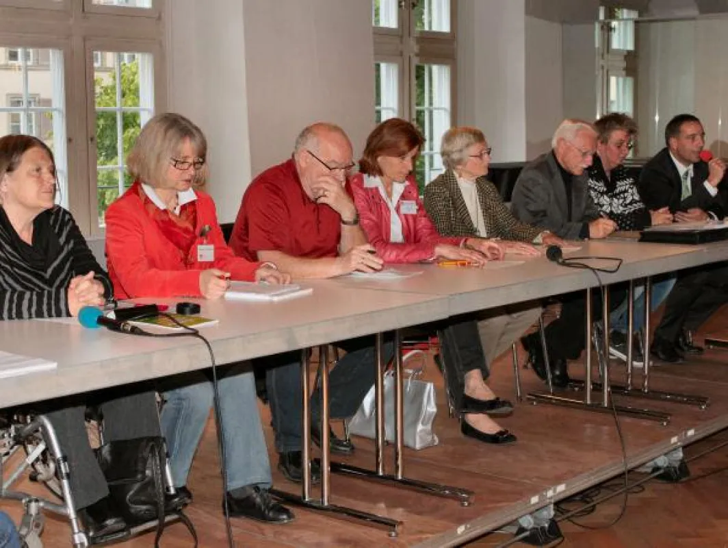 In leichter Sprache stellten sich Kandidaten für den Kreistag interessierten Bürgern vor