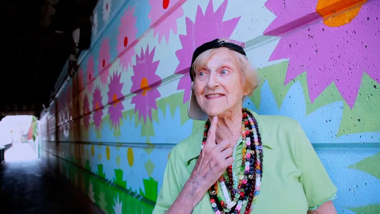 Bild: Teenies zeigen alten Menschen das Internet