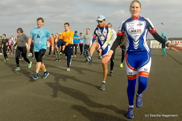 Bild: Runter vom Sofa: in Berlin trainieren Breitensportler mit der IKK BB!