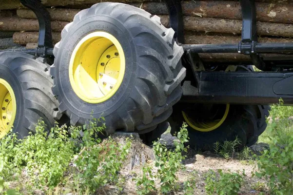 Bild: Mehr Leistungsfähigkeit und Zuverlässigkeit für Wälder mit den neuen Nokian-Forstmaschinenreifen