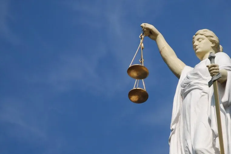Rechtslage an der Rampe: Speditionen und Fuhrunternehmen nicht zum Entladen verpflichtet Bild: Rechtslage an der Rampe: Speditionen und Fuhrunternehmen nicht zum Entladen verpflichtet