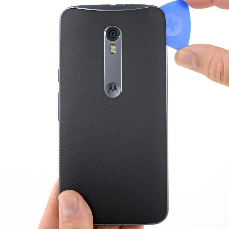 Ab sofort können Motorola-Nutzer in Europa ihr Smartphone mit OEM-Ersatzteilen selbst reparieren.