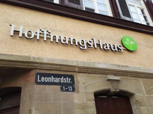 Bild: Das „HoffnungsHaus“ in Stuttgart: ein Zeichen christlichen Engagements mitten im Rotlichtviertel