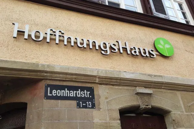 Bild: Das „HoffnungsHaus“ in Stuttgart: ein Zeichen christlichen Engagements mitten im Rotlichtviertel