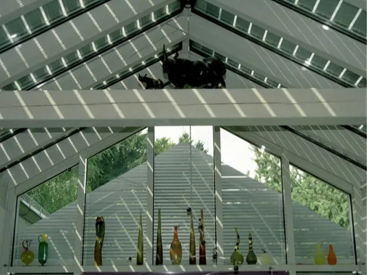 Mehr Lichtlenkung für Glasflächen: Schanz bringt Select-Profil in Wintergärten und Schrägfenstern zum Einsatz Bild: Mehr Lichtlenkung für Glasflächen: Schanz bringt Select-Profil in Wintergärten und Schrägfenstern zum Einsatz