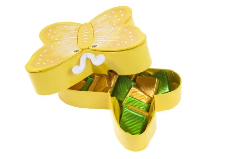 Mit Luise in den Frühling - Feinste Schokoladen von Sabine Kober - fröhlich-bunt verpackt Bild: Mit Luise in den Frühling - Feinste Schokoladen von Sabine Kober - fröhlich-bunt verpackt