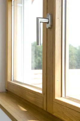 Bild: Lasur „Fantastic“ von Naturhaus Naturfarben schützt vor Feuchtigkeit und schafft dauerhaft frische Oberflächen