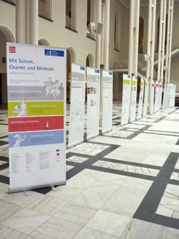 Roll Up Banner der Easydisplay GmbH werden zur Ausstellung Bild: Roll Up Banner der Easydisplay GmbH werden zur Ausstellung
