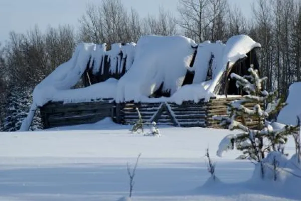 Dach-Schaden durch Schnee-Massen zahlt Gebäudeversicherung nicht Bild: Dach-Schaden durch Schnee-Massen zahlt Gebäudeversicherung nicht