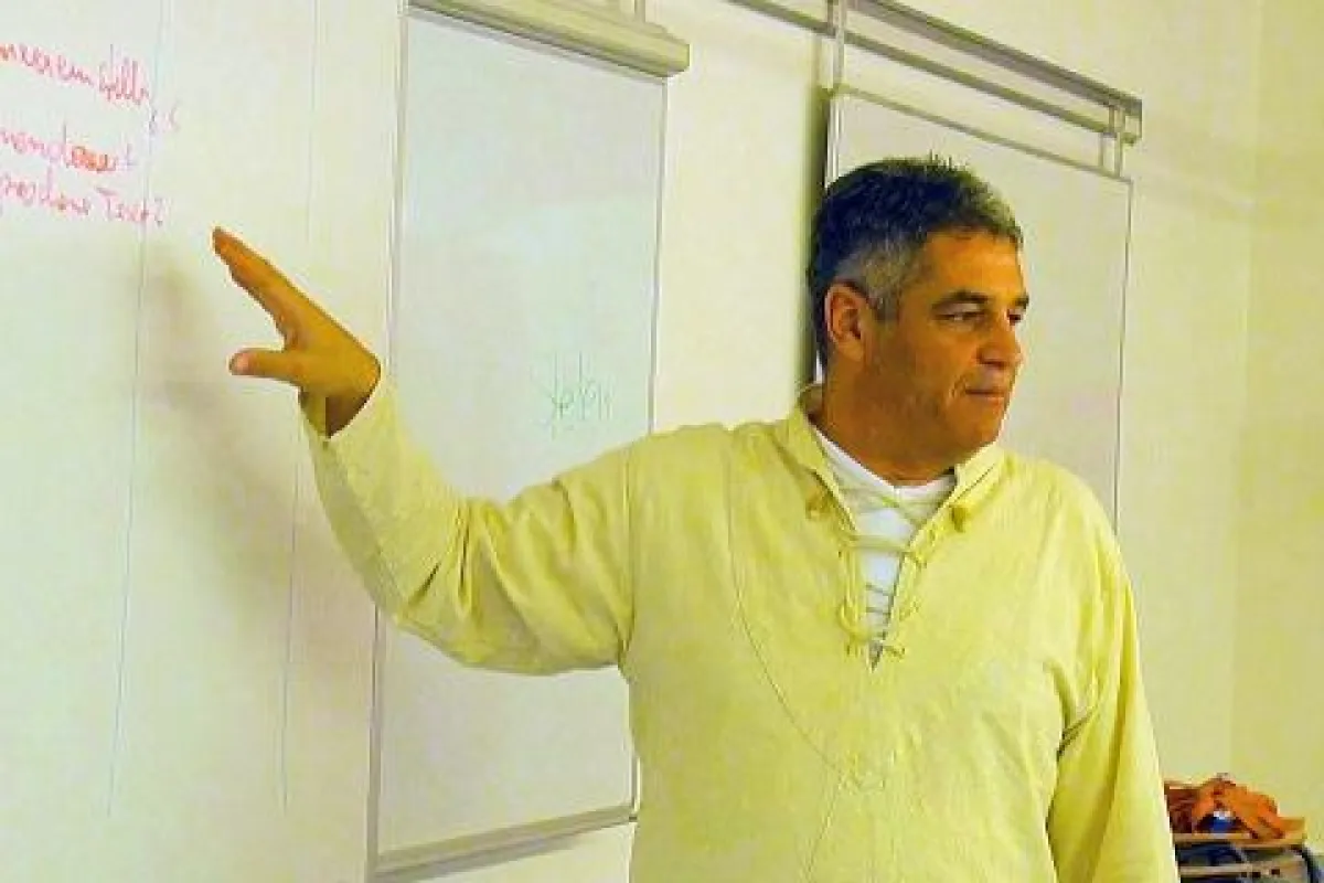 Jürgen Kunkel vom Kompetenz-Zentrum der Stuckateure stellte interessierten Lehrern das Berufsbild vor