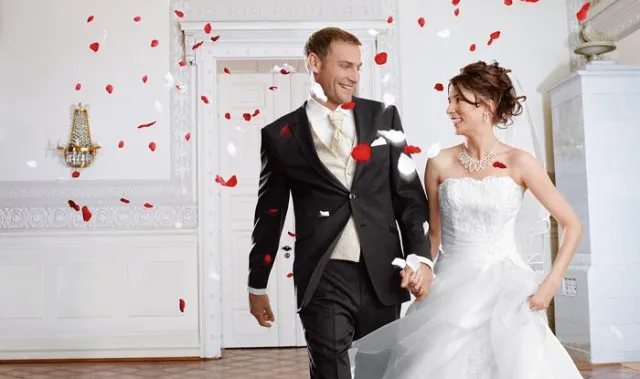 Bild: WILVORST bietet kostenlose Hochzeitsmode-Beratung auf hochzeit.de