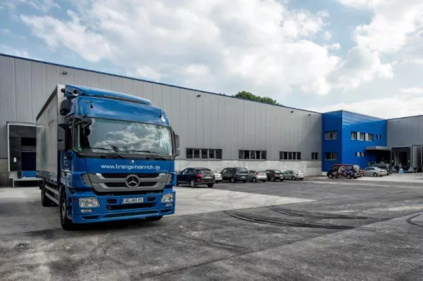 Bild: Brangs + Heinrich weiht neue Lager- und Produktionshallen ein