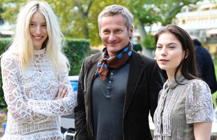 Bild: Neue Kampagne Vöslauer: Thermalbad Vöslau wird zur Filmlocation mit Nora von Waldstätten