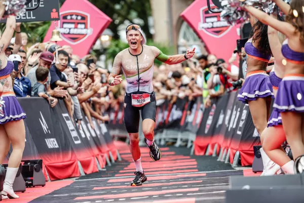 Bild: SportBrennstoff wird offizieller Sponsor des Spitzen-Triathleten Jonas Hoffmann