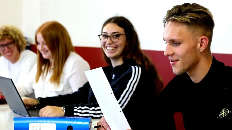 Bild: Optimal vorbereitet auf die Gymnasiale Oberstufe – 10G mit WiWi im Lietz Internat Schloss Bieberstein