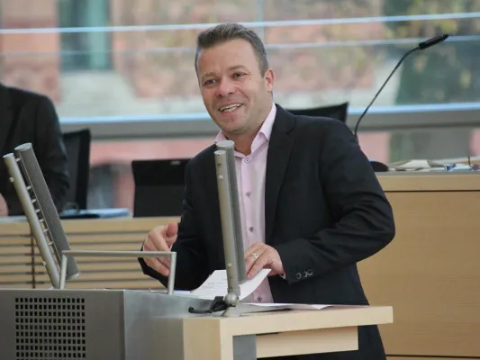 Bild: Dr. Frank Brodehl (AfD): „Das Verschleierungsverbot an Schulen darf nur ein Anfang sein“