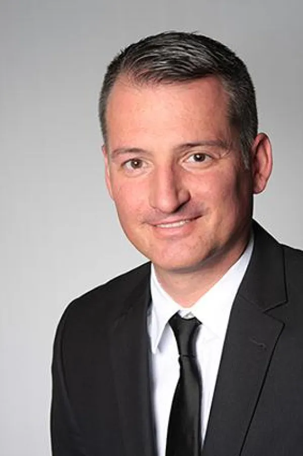 Andrew Teixeira, Leiter der Wohnungsvermietungsabteilung