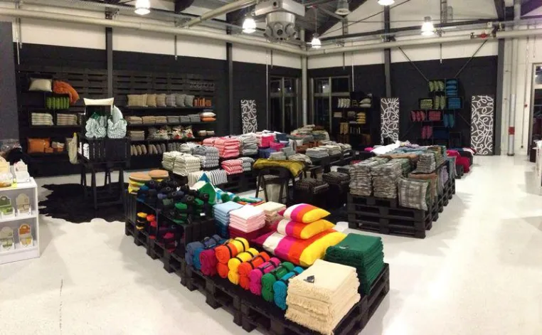 Bild: Neues Outlet von ’zoeppritz since 1828’ in den Fabrikverkäufen Geislingen