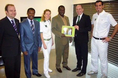 Kenias Präsident Raila Odinga als Patient in der Ulmer Opus DC Dentalclinic Bild: Kenias Präsident Raila Odinga als Patient in der Ulmer Opus DC Dentalclinic