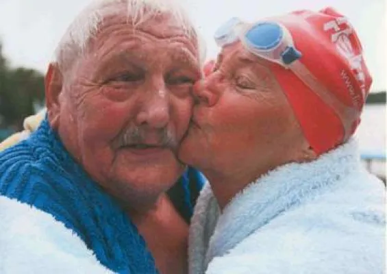 Bild: "85. Strausseeschwimmen, 85 Jahre Freibad am Straussee" Fotowettbewerb, die Gewinner stehen fest.