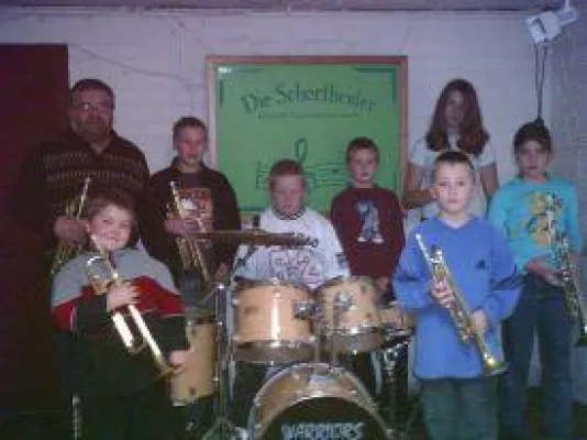 Bild: \"Die Schorfheider\" spielen Weihnachtslieder