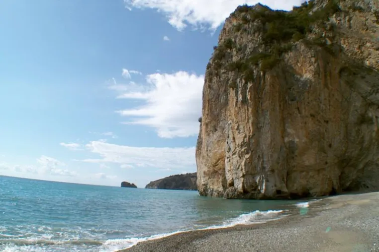 Bild: Italien-Spezialist Italimar schont die Urlaubskasse - Bonus-Card bietet im Cilento Rabatt in vielen Restaurants