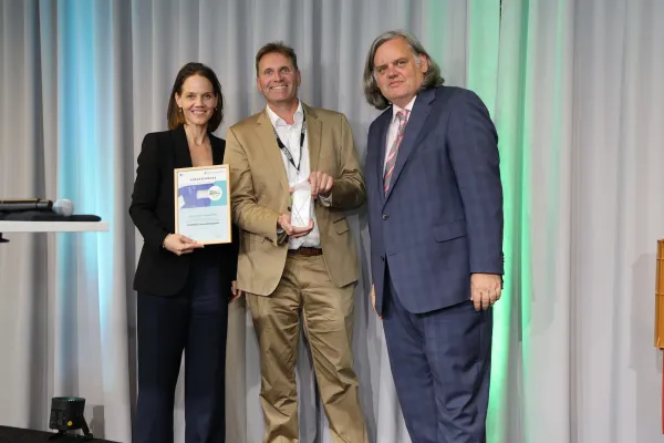 Bild: Plöckl Media Group GmbH gewinnt Deutschen Mehrweg-Innovationspreis 2026