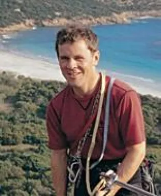 Bild: Erfolg am Dhaulagiri, 8167 m - Luis Stitzinger mit sechs Teilnehmern auf dem Gipfel des "Weißen Bergs"