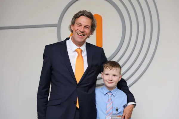 Bild: Der wahrscheinlich jüngste BEMERaner, Marvin aus Augsburg, stellt sich vor