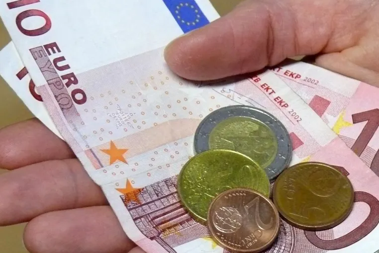 Anwärterbezüge in NRW werden erhöht Bild: Anwärterbezüge in NRW werden erhöht