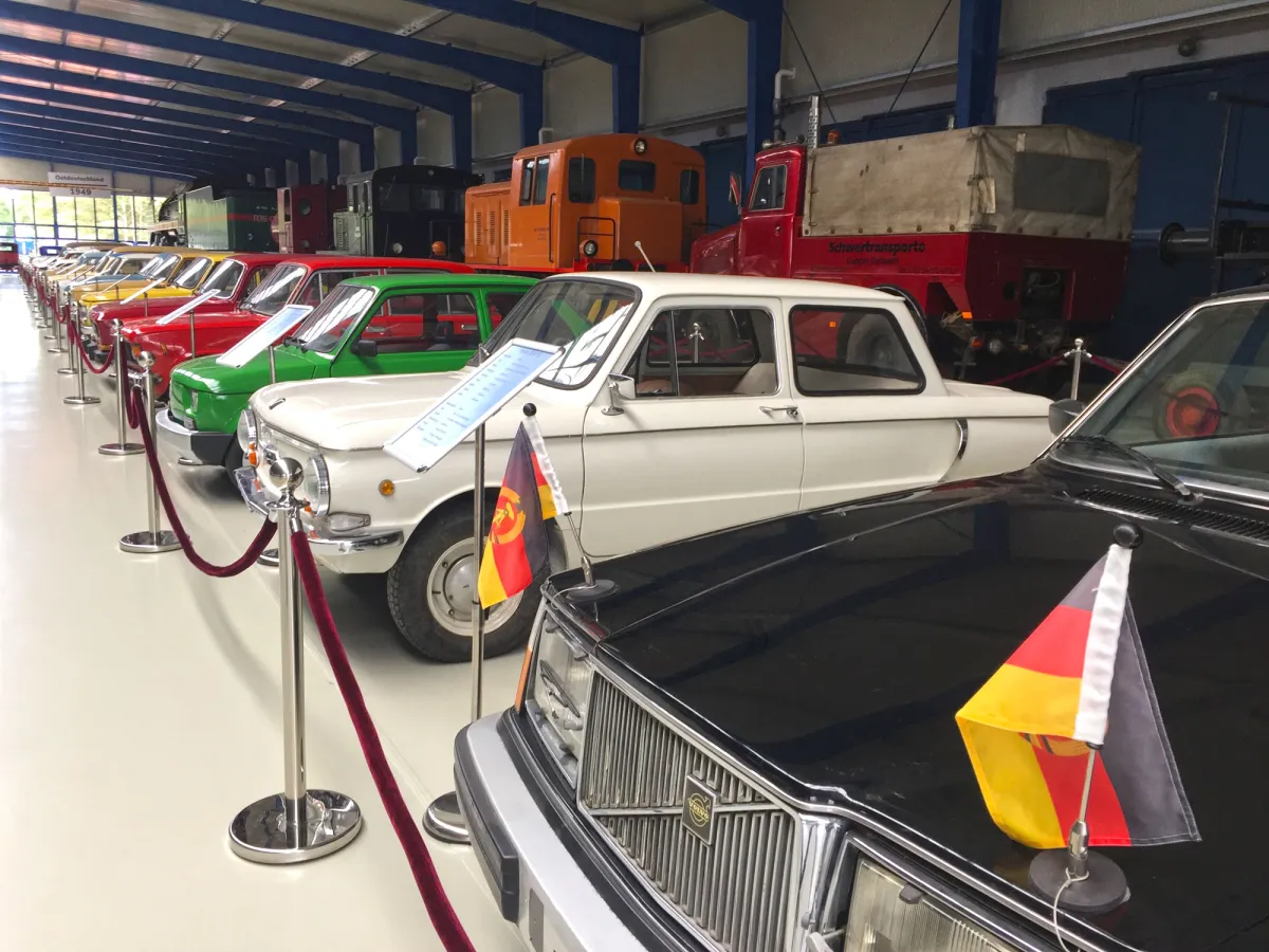 Ein Muss für große und kleine Technik-Fans: das Oldtimer-Museum Rügen. (© Ostseeappartements Rügen)