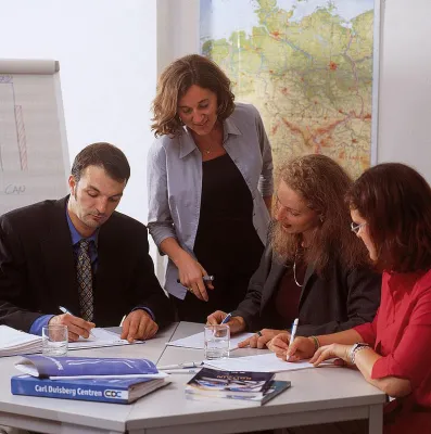 Bild: Trend bei Unternehmen: Maßgeschneidert statt von der Stange - Neue Fachsprachprogramme