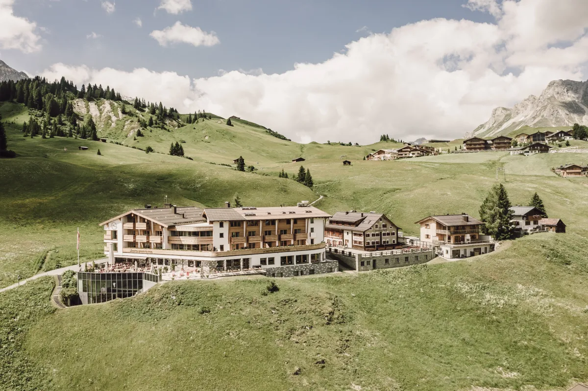 Dem Alltag enthoben, auf 1.700 m Höhe, am Sonnenplateau des Arlbergs - Hotel Goldener Berg