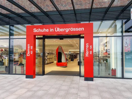 Bild: schuhplus in Kaltenkirchen führt Boots für Herren Größe 46