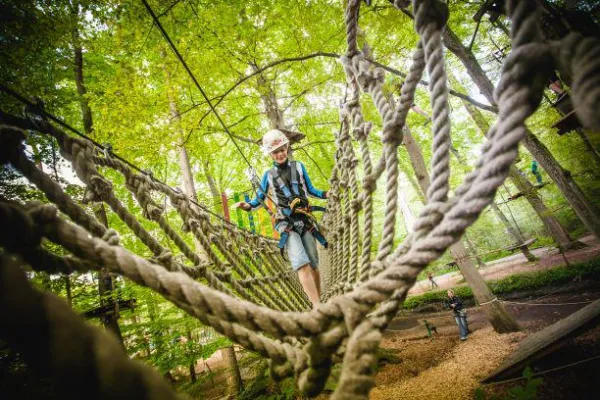 Straußensafari, Amazonas-Feeling & nachts im Labyrinth – Südpfalz für Abenteurer Bild: Straußensafari, Amazonas-Feeling & nachts im Labyrinth – Südpfalz für Abenteurer