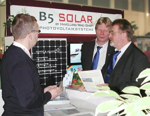 Bild: Grüne Woche 2009- Grüner Strom durch Photvoltaik, Solarstromspezialist "B5 Solar" präsentiert sich auf der IGW