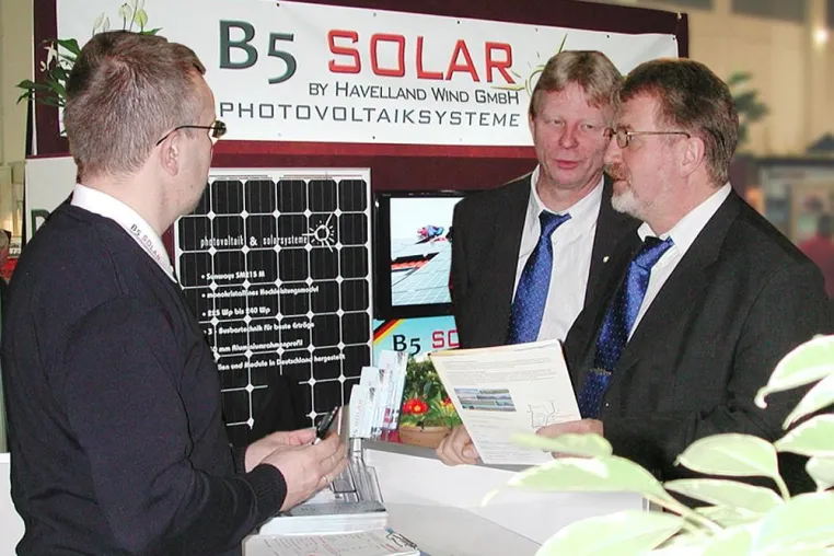 Grüne Woche 2009- Grüner Strom durch Photvoltaik, Solarstromspezialist "B5 Solar" präsentiert sich auf der IGW Bild: Grüne Woche 2009- Grüner Strom durch Photvoltaik, Solarstromspezialist "B5 Solar" präsentiert sich auf der IGW