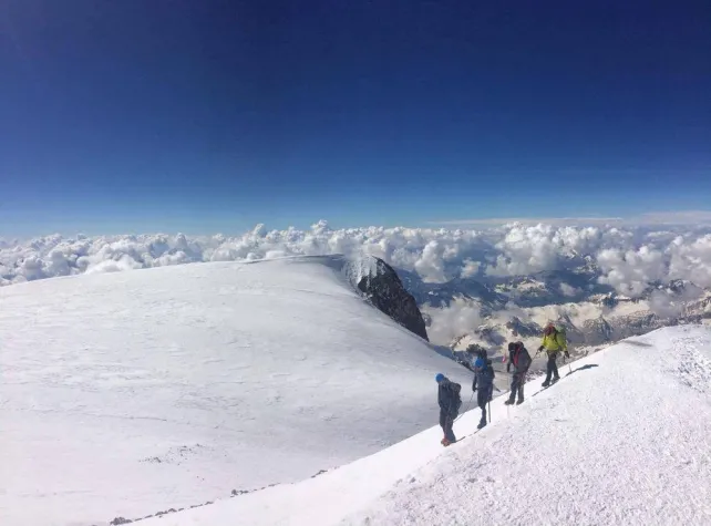 Bild: Spendenprojekt 7summits4help startet erfolgreich mit dem Elbrus