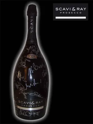 Bild: SCAVI & RAY unterstützt den Kampf gegen AIDS