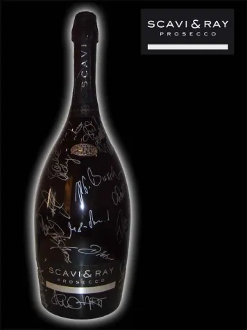 Bild: SCAVI & RAY unterstützt den Kampf gegen AIDS