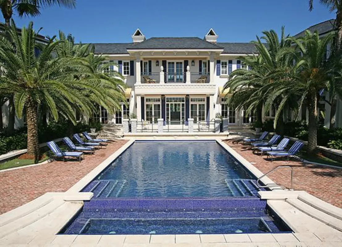 Homes & Ranches Präsentation: Herrschaftliches Anwesen in Naples, Florida