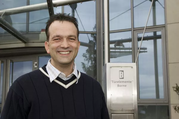 Bild: Türelemente Borne erhöht die Transparenz mit TRANSDATA