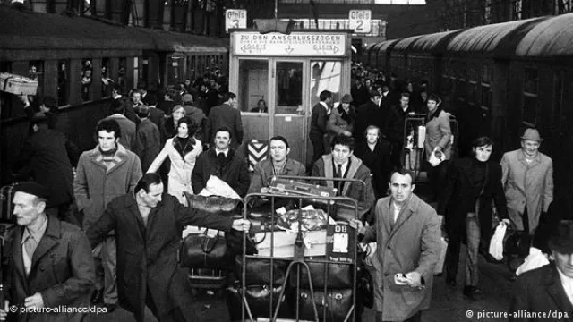 Bild: Podiumsdiskussion '50 Jahre Gastarbeiter aus Jugoslawien' bei südost Europa Kultur e.V.